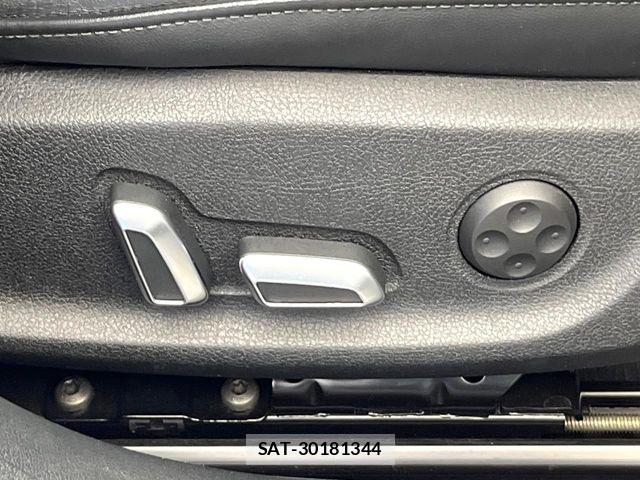 Audi A4 2015-11 8848268-4