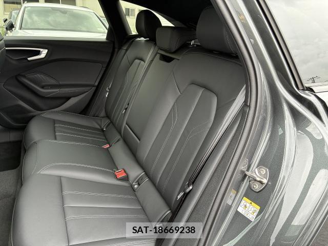 Audi A5 2025-12 8128984-15