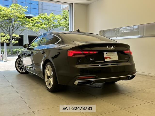 Audi A5 2021-06 8128998-2