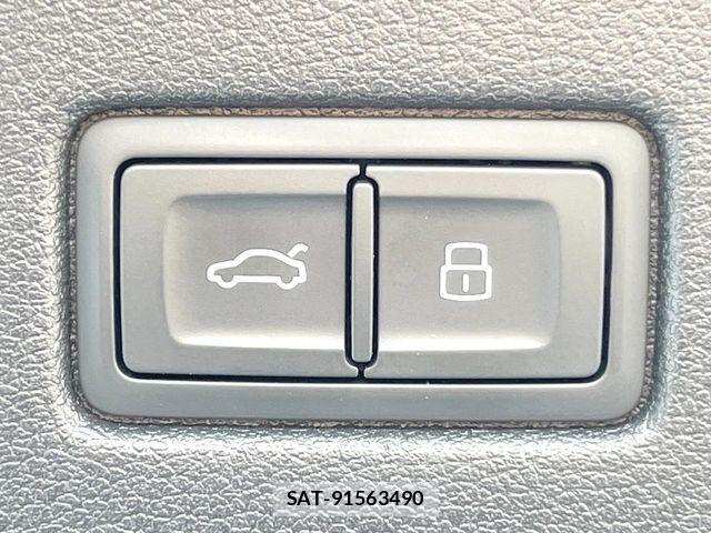 Audi A5 2018-07 8128999-5