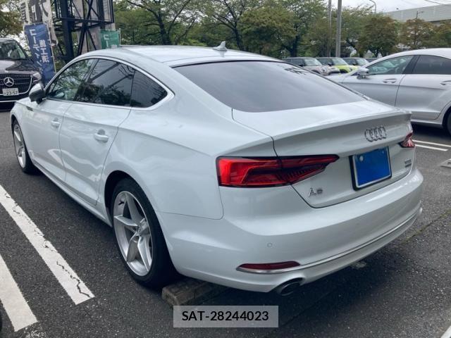 Audi A5 2017-06 8827906-6