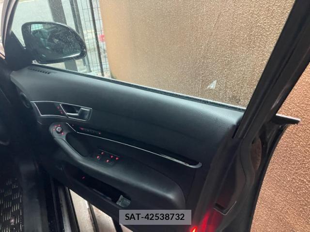 Audi A6 2011-01 7875345-10