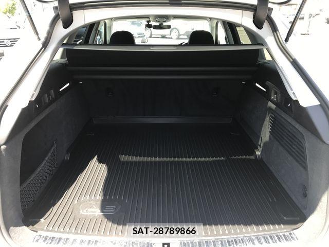 Audi A6 2019-07 8206380-11
