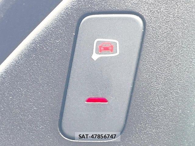Audi A6 2015-12 8740600-5