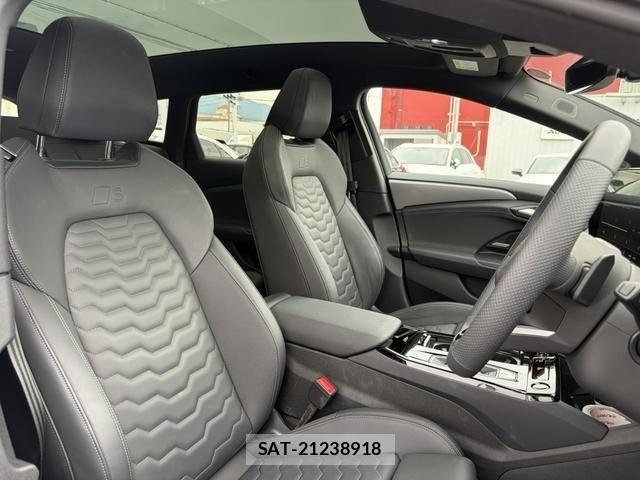 Audi E-TRON 2025-12 8658065-3