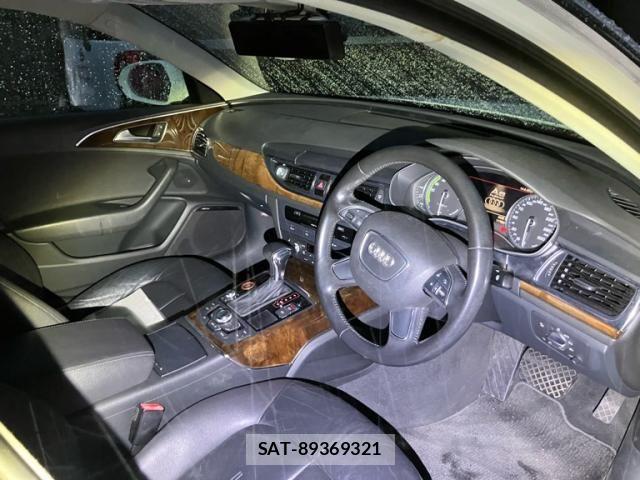 Audi A6 2012-09 7020047-9