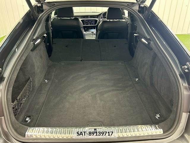 Audi A7 2021-05 6989227-10