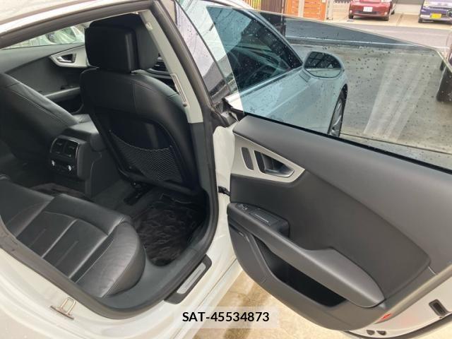 Audi A7 2015-06 7249843-11