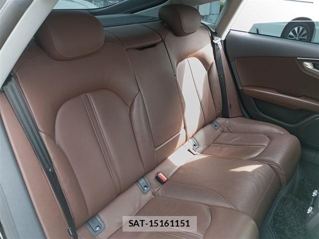 Audi A7 2011-09 7720937-7