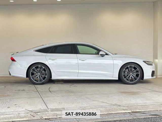 Audi A7 2022-03 7875347-16