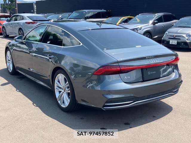 Audi A7 2021-07 8206379-1