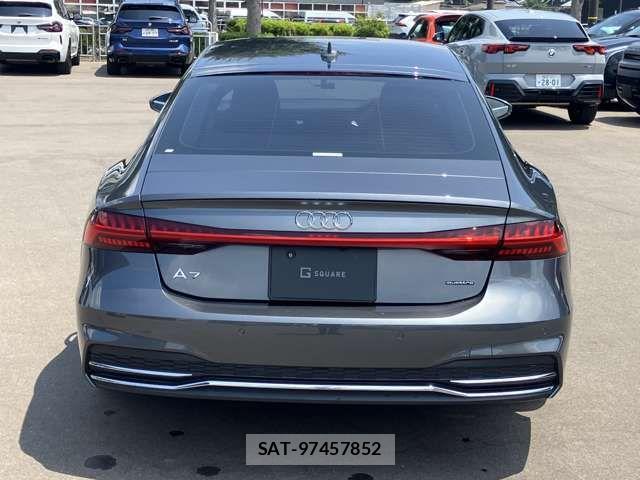 Audi A7 2021-07 8206379-5
