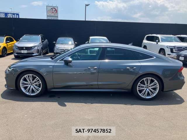 Audi A7 2021-07 8206379-7