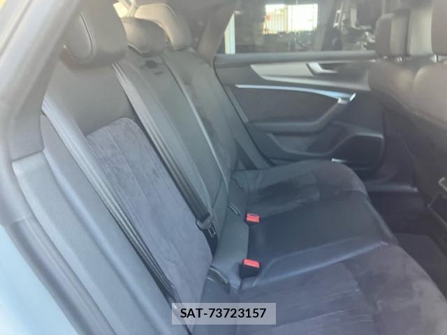 Audi A7 2018-08 8411272-9