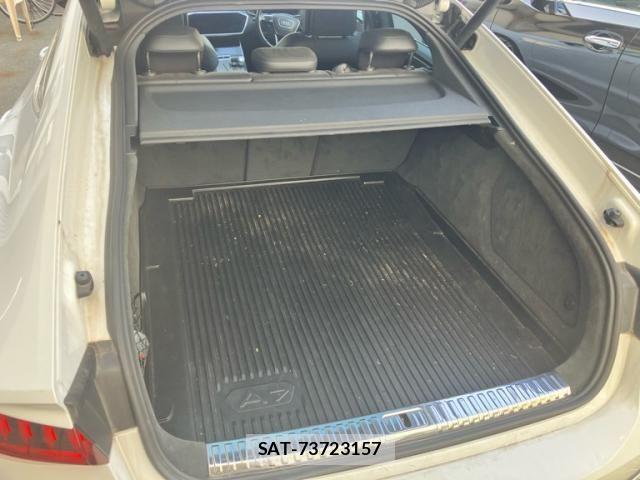 Audi A7 2018-08 8411272-11