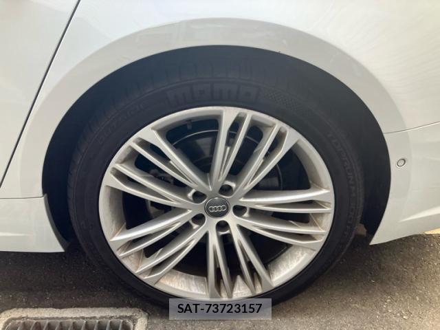 Audi A7 2018-08 8411272-5