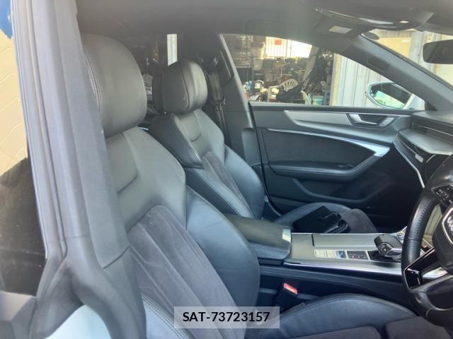 Audi A7 2018-08 8411272-7