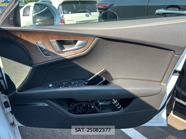 Audi A7 2013-11 8878741-12