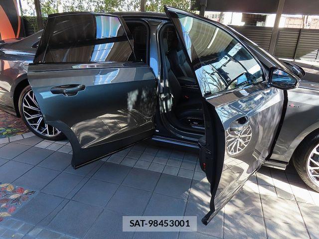 Audi A8 2023-06 607051-11