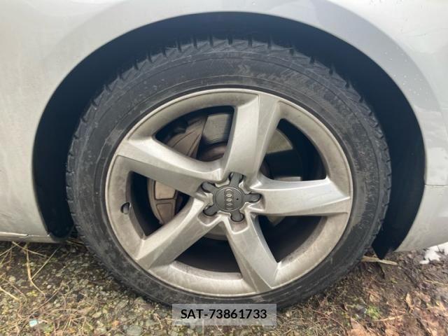 Audi A8 2013-02 4174596-4