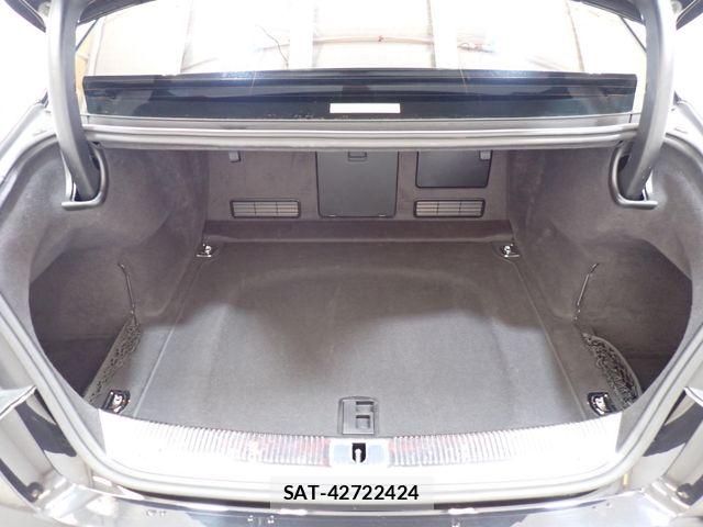 Audi A8 2012-09 4930027-26