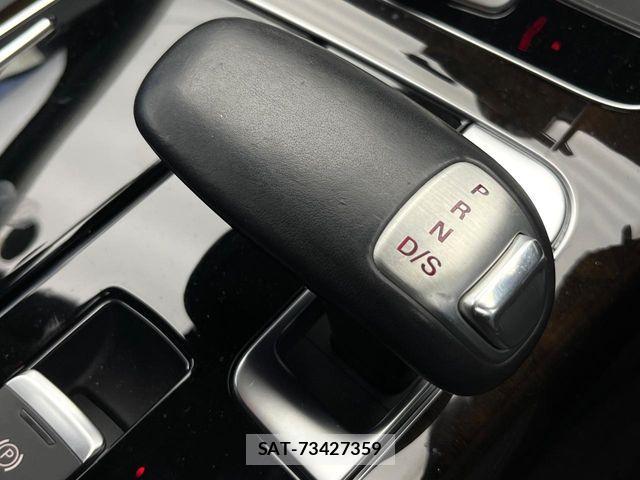 Audi A8 2017-06 5860353-11
