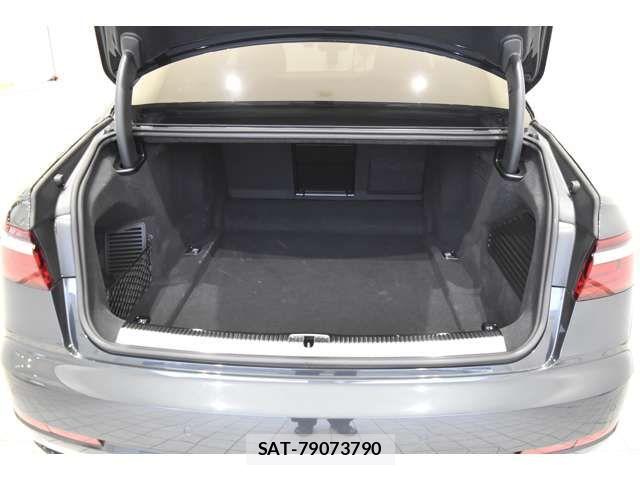 Audi A8 2023-12 5860351-15