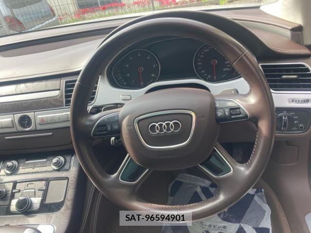 Audi A8 2017-11 6495008-15