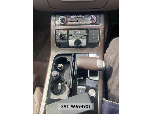 Audi A8 2017-11 6495008-25