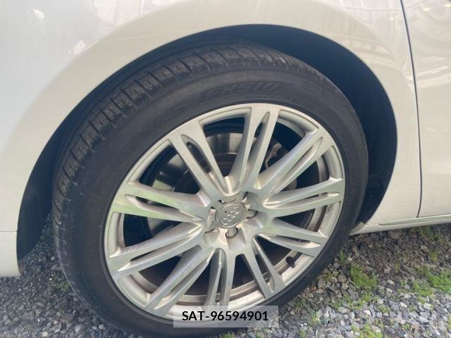 Audi A8 2017-11 6495008-7