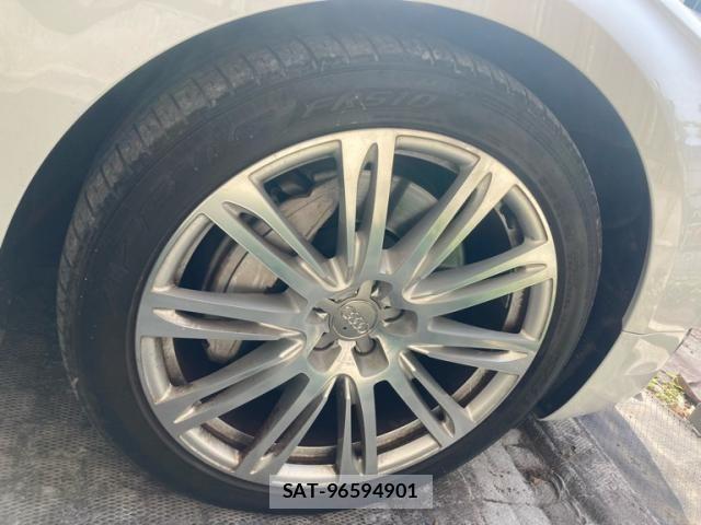 Audi A8 2017-11 6495008-8