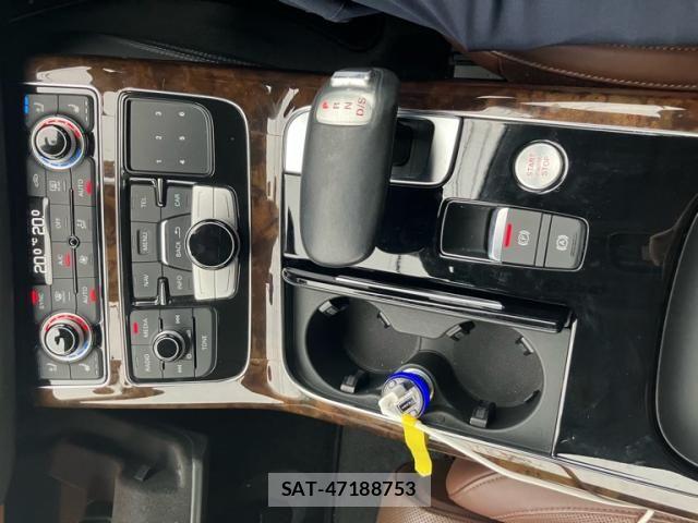 Audi A8 2015-01 7249846-27