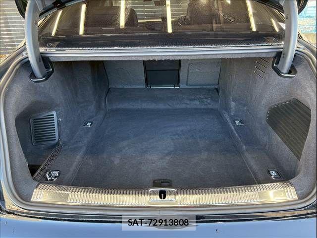 Audi A8 2021-03 7249844-17