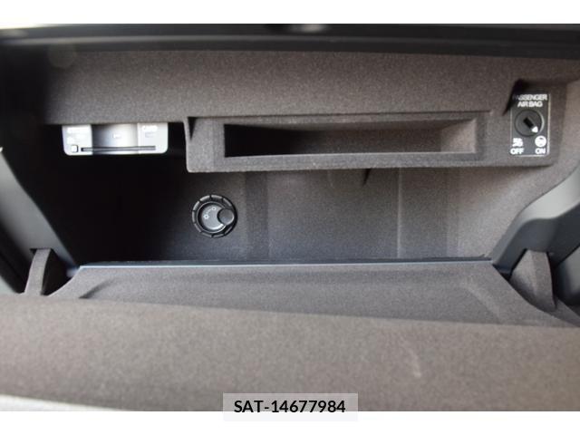 Audi A8 2025-02 7391403-15