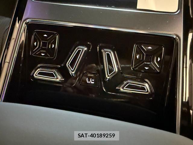 Audi A8 2025-08 7453004-12
