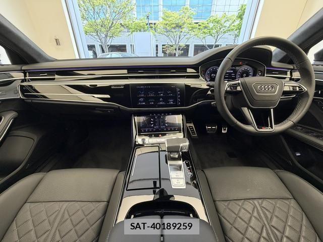 Audi A8 2025-08 7453004-1