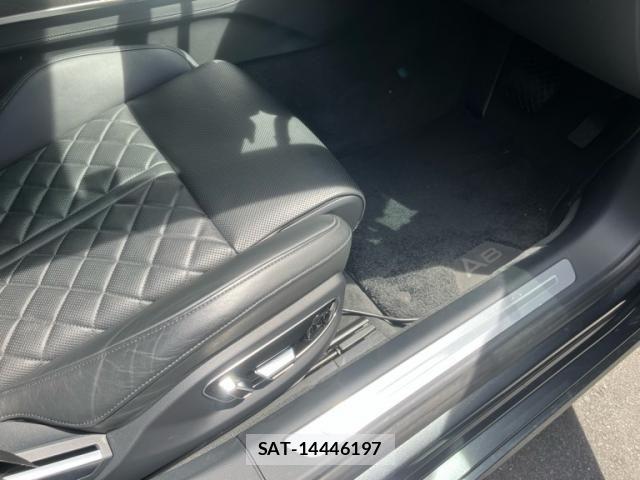 Audi A8 2019-07 7615070-17