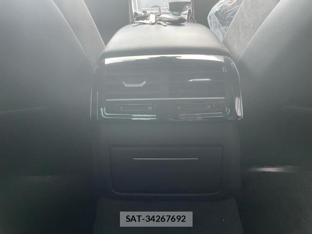 Audi A8 2018-10 7615069-13