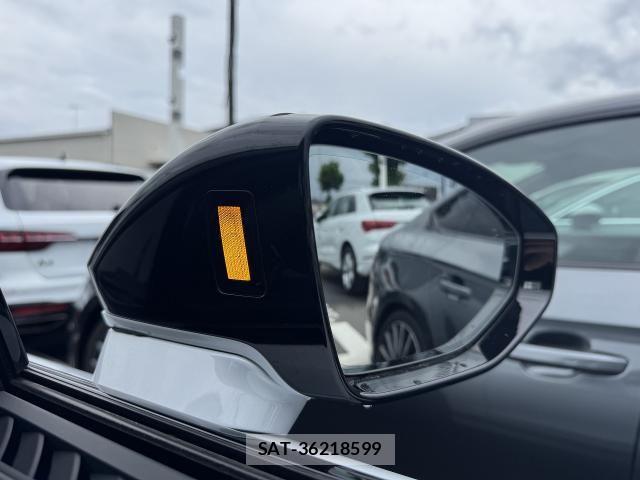 Audi A8 2021-06 7902263-4