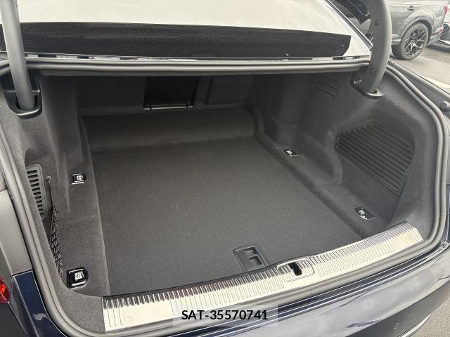 Audi A8 2023-09 7902262-15