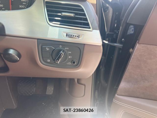 Audi A8 2016-04 8034466-17