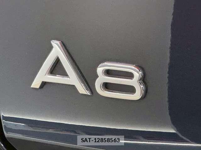 Audi A8 2022-06 8098062-11