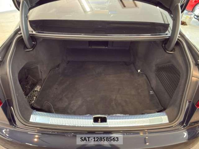 Audi A8 2022-06 8098062-6