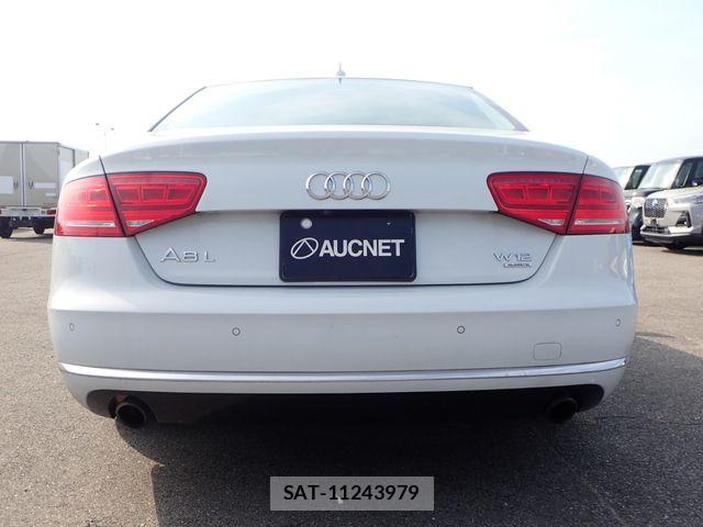 Audi A8 2014-04 8157980-11