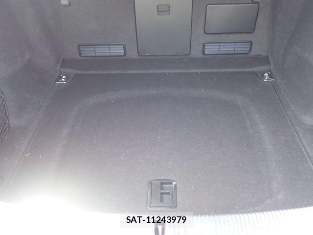 Audi A8 2014-04 8157980-24