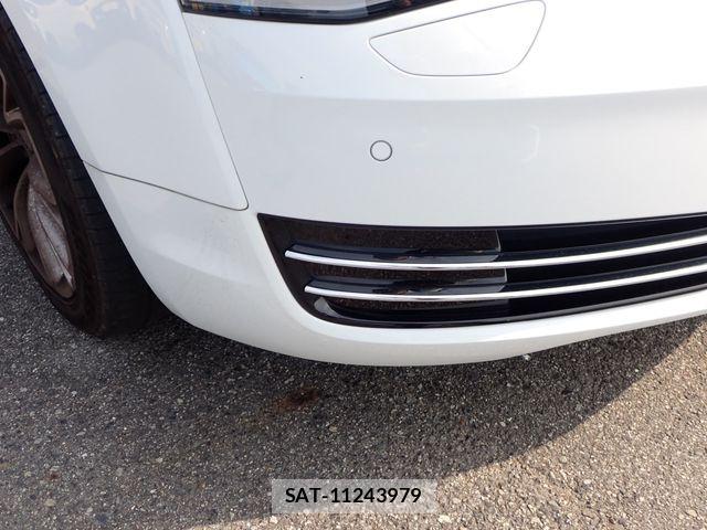 Audi A8 2014-04 8157980-8