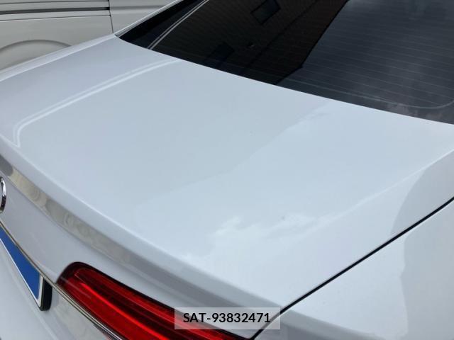 Audi A8 2017-08 8371449-11