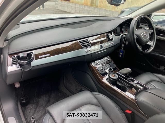 Audi A8 2017-08 8371449-18