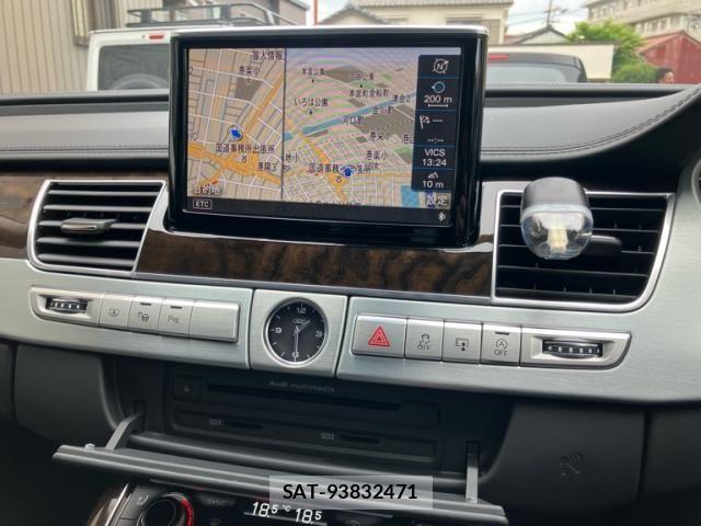 Audi A8 2017-08 8371449-22