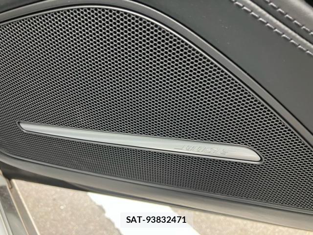 Audi A8 2017-08 8371449-23